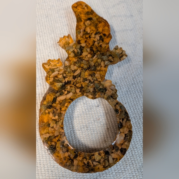 Collectable Lutice Stone Lizard - Picture 3 of 3